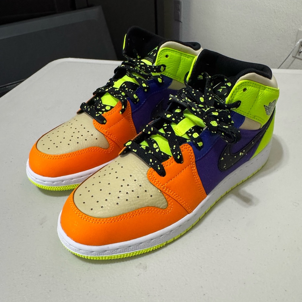 New! Never Worn! Air Jordan 1 Mid SE "Volt/Vivid Orange" (GS).